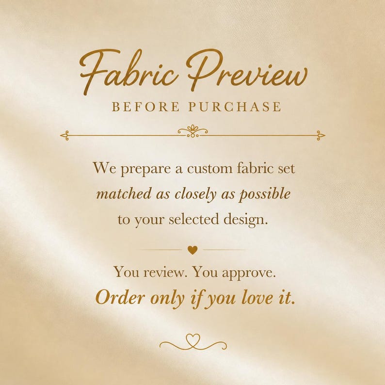 Peut inclure: Fond cr&egrave;me avec le texte "Fabric Preview AVANT L'ACHAT" dans une police marron d&eacute;corative. Le texte explique le processus de commande de tissu personnalis&eacute;, y compris l'examen et l'approbation.