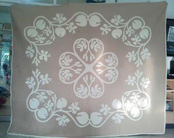 Personalized Hawaiian design quilt, Gray Hawaiian hand appliqued blanket, Queen size handmade quilt bed cover, Vintage style home decor