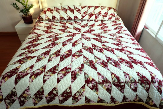 Burgundy Flower Starburst King Size Quilt, Star Burst Quilt, Star Quilt  Handmade King, Amish Star Quilt, Burgundy and White Bedspread Quilt -   Israel