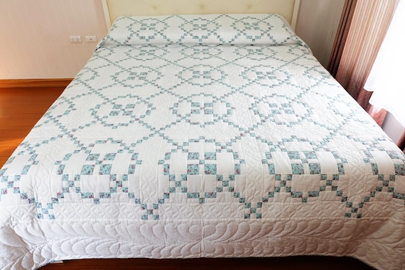 Tailor-Made Quilt, Burgoyne Surrounded Quilt block, Antique style quilt, Cotton patchwork quilt, Queen/ King/ Cal king, Dusty blue decor