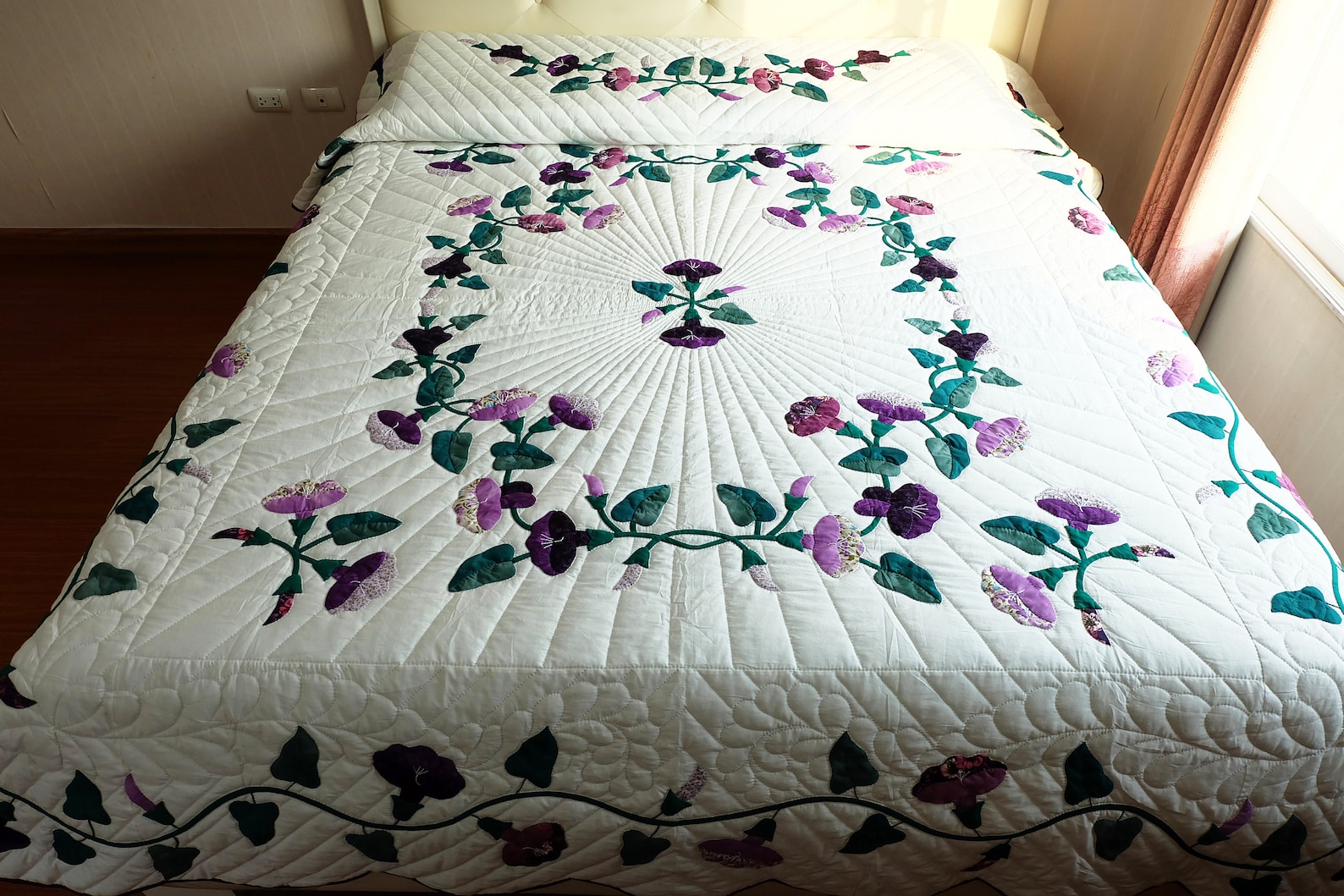 Amish style Hand Stitched Quilts Appliqued bed cover king Etsy