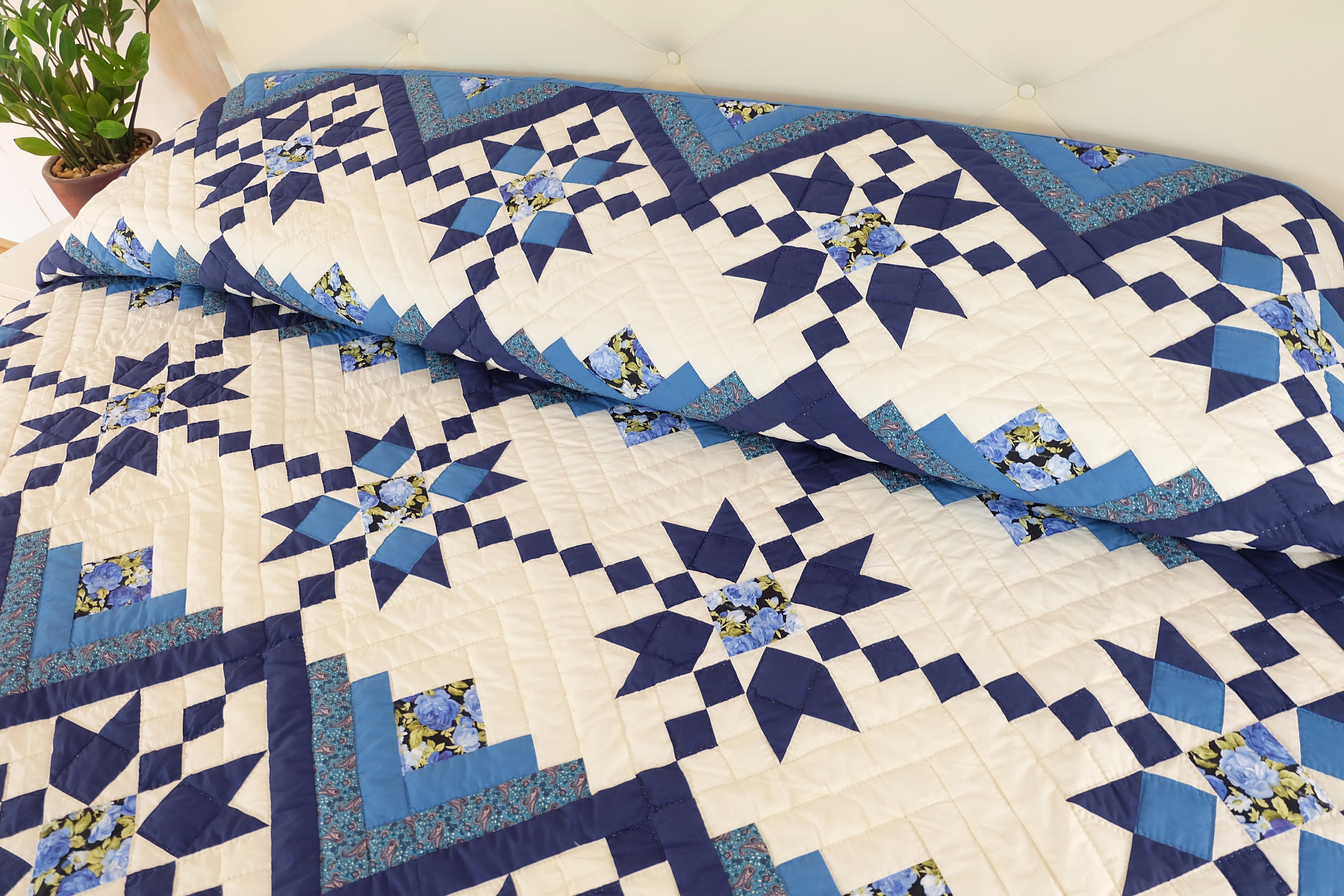 Oversized King Amish Heritage Quilt, Hand Quilted Log Cabin Star