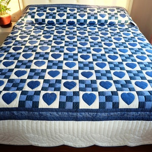 Edredón personalizado de nueve parches con forma de corazón, cubrecama azul marino con apliques de inspiración Amish, ropa de cama de algodón de herencia acolchada a mano, tamaño Queen/King, decoración rústica.