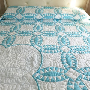 Looking for a truly unique quilt bedspread? Explore our collection of ready to ship quilt or custom and personalized Amish patchwork quilts available in throw, double bed, king, queen, and California king sizes on Etsy. Handmade with 100% cotton.