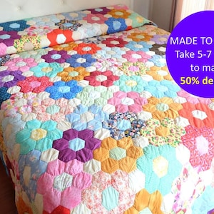 Grandmother&#39;s flower Garden quilt, Hexagon handmade quilt, Hand sewn quilt, Custom Hexagon quilt, colorful hand quilt, Sweet Patchwork quilt