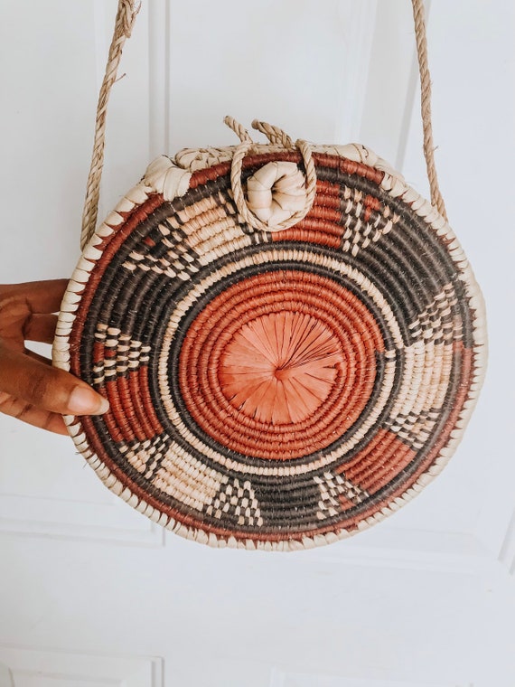 round raffia crossbody bag