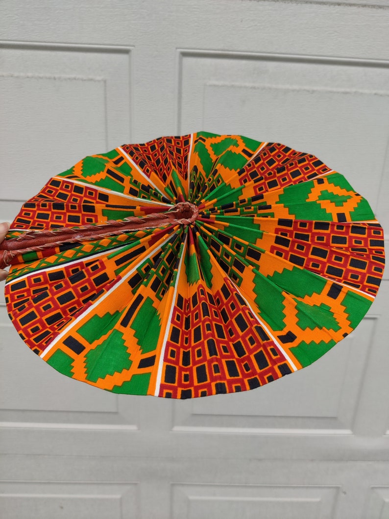 Hand Fan aka Akupe image 3