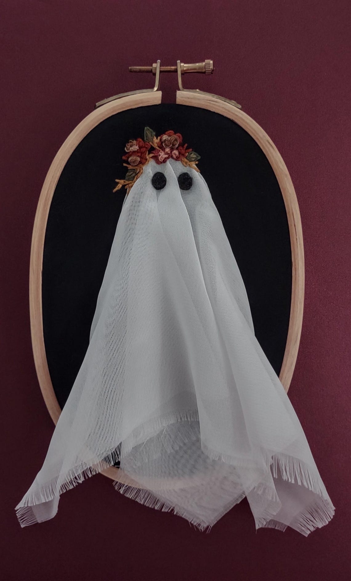 Embroidered Ghost in Wooden Hoop, Spooky Decor - Etsy