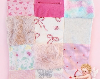 Sensory blanket long plush fur stress Alzheimer's dementia kids sweet hearts lap blanket fidget dimple dot minky zipper pouch