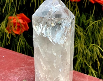 クリアクォーツクリスタルジェネレーター：虹色のインクルージョン