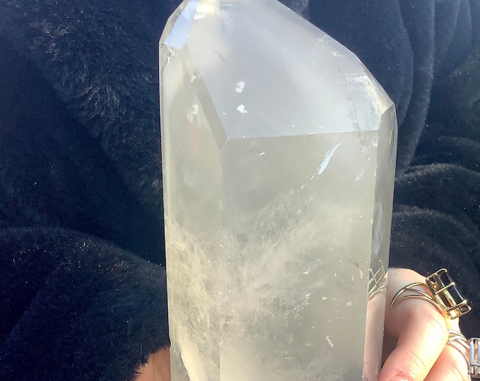 Clear Quartz Crystal Generator ~ 4 Lb. 4 oz. ~ 8" Tall ~ Large Gem Cut Point ~ Sparkling Colorful Silver Pyramid Prism Inclusions ~