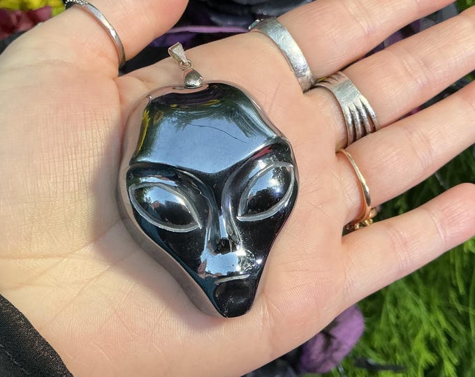 Terahertz Stone Alien Skull Pendant: Hand Carved Crystal Sculpture