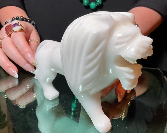 Vintage White Onyx African Lion Big 2 Lb. ~ 8" Long ~ Hand Carved Museum Quality ~ Swirling White Colors