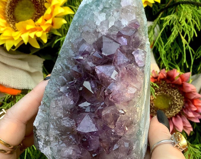 Amethyst Crystal Cluster ~ Large 1 lb. 15 oz. ~ 4 1/2" Tall ~ Reiki Display ~ Beautiful Purple Quartz Points