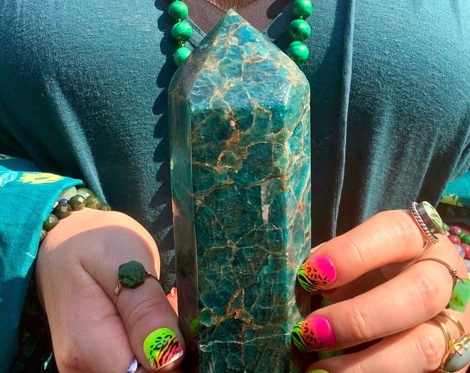 Blue Apatite Crystal Generator ~ 1 Lb. 8 oz. ~ 5 1/2" Tall ~ Throat Chakra Reiki Healing Altar Display ~ Beautiful Metaphysical Home Decor ~