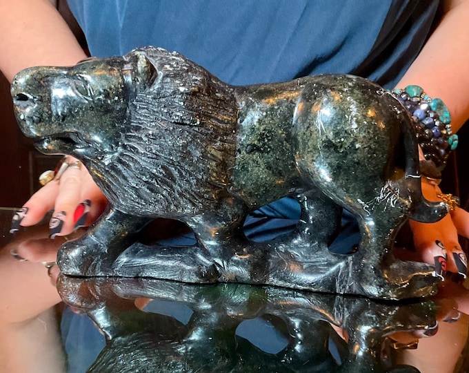 Verdite African Lion ~ 7 1/2" Long ~ 3 Lb. 4 oz. ~ Vintage Hand Carved Zimbabwe ~ Museum Quality ~ Spirit Animal Totem