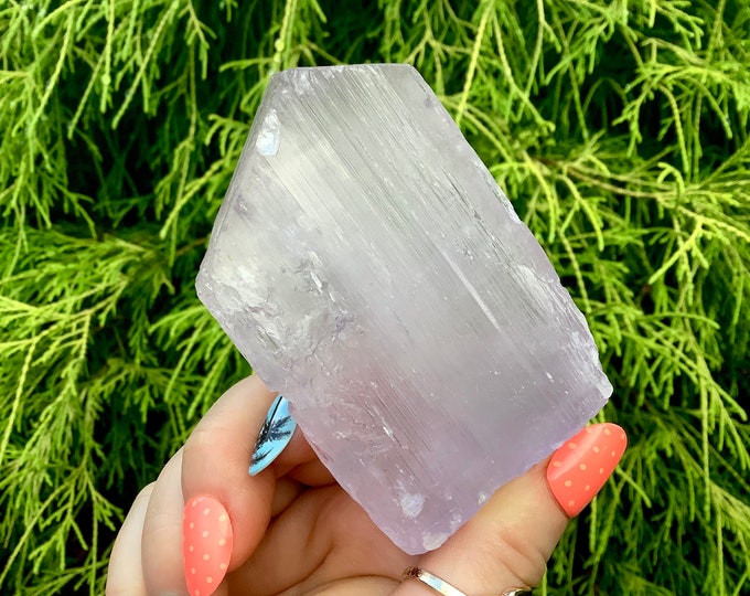 Kunzite Crystal ~ Large 6.7 oz. ~ 3" Long ~ Natural Gemstone ~ Sparkling Lilac, Pink, Violet Color, Translucent High Luster ~ Free Shipping