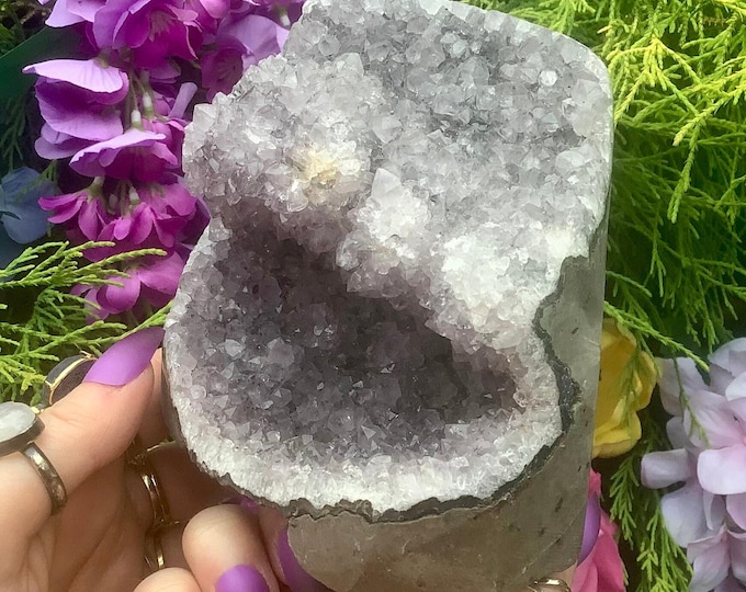 Amethyst Crystal Cluster ~ Large 2 lb. 10 oz. ~ 4" Tall ~ Sparkling Purple Points ~ Crown Chakra Reiki Altar Display ~ Metaphysical Decor ~