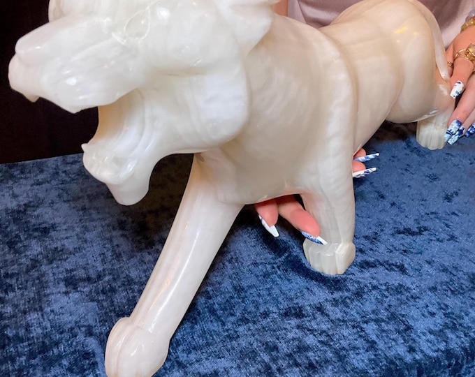 White Onyx Panther Large 18 Lb. 9 oz. ~ 20" Long ~ Hand Carved Museum Quality ~ Swirling White Colors ~ Vintage Display Animal Totem