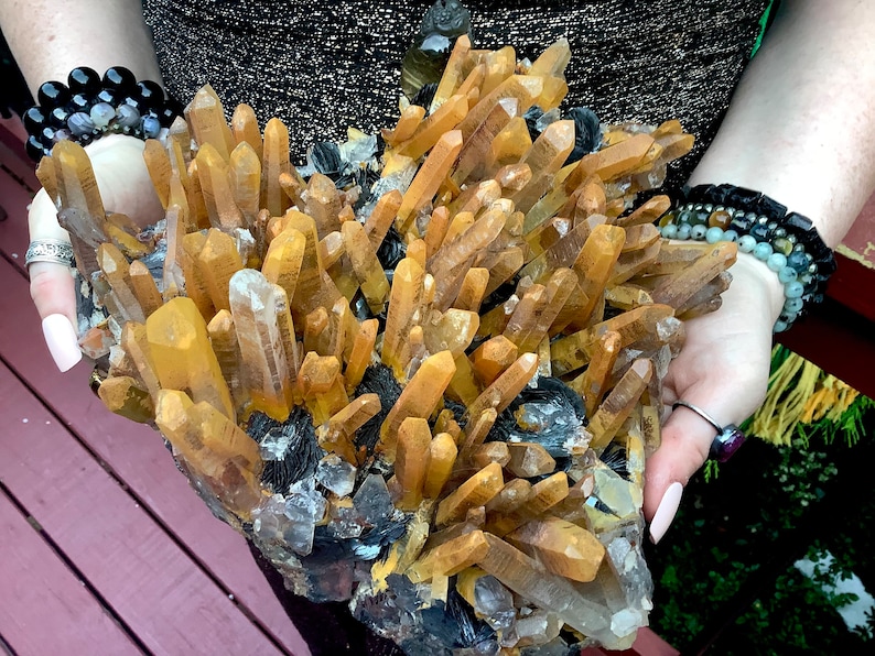 Limonit & svart barytkvartskristallkluster ~ Stor 4,7 kg ~ 23 cm lång ~ Orange punkter ~ Sakral chakra Reiki altaredisplay ~ Fantastisk bild 3