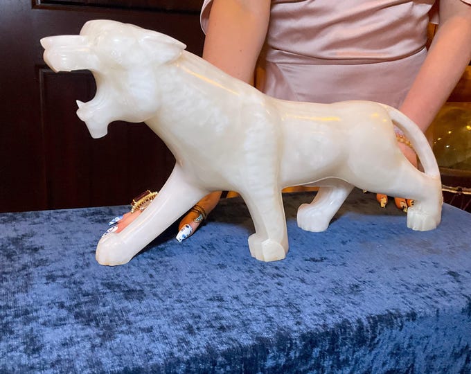 White Onyx Panther Large 18 Lb. 9 oz. ~ 20" Long ~ Hand Carved Museum Quality ~ Swirling White Colors ~ Vintage Display Animal Totem