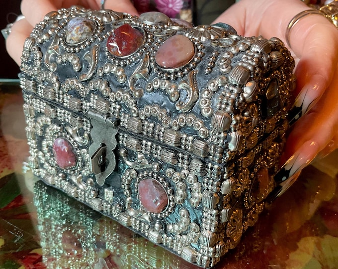 Vintage Agate Inlaid Moroccan Jewelry Box ~ Moorish Dome Top w/ Semi Precious Stones ~ 4" Long Handmade in Morocco