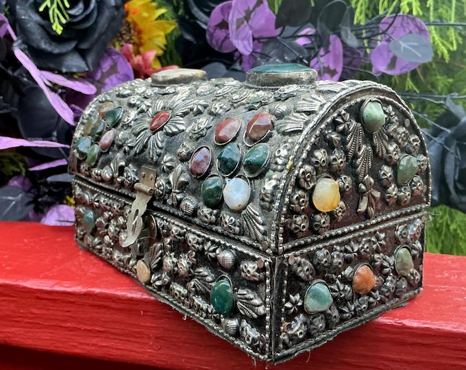 Vintage Agate Inlaid Moroccan Jewelry Box ~ Moorish Dome Top w/ Semi Precious Stones ~ 7" Long Handmade in Morocco ~ Fast & Free Shipping