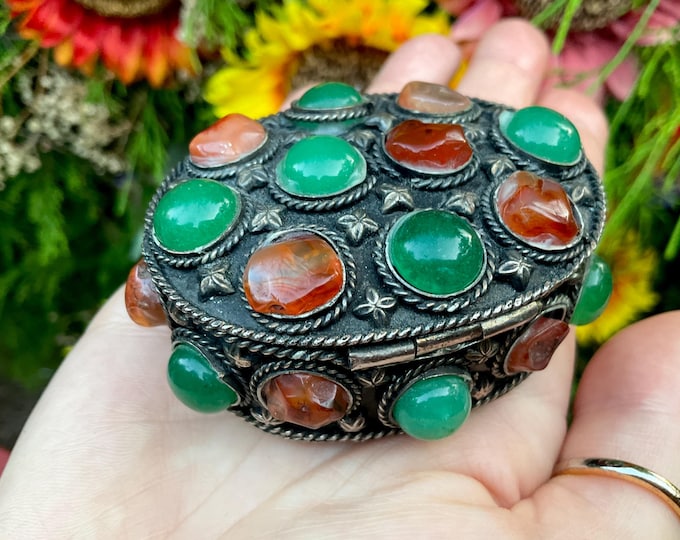 Agate Inlaid Moroccan Jewelry Box ~ 2 1/2" Oval ~ Semi Precious Stones ~ Vintage Handmade from Morocco Covered with Silvered Metal Filigree