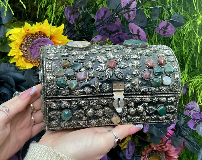 Vintage Agate Inlaid Moroccan Jewelry Box ~ Moorish Dome Top w/ Semi Precious Stones ~ 7" Long Handmade in Morocco ~ Fast & Free Shipping