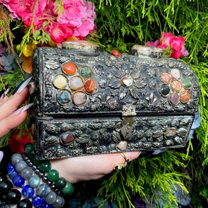 Vintage Moroccan Agate Jewelry Box: Moorish Dome Top, Silver