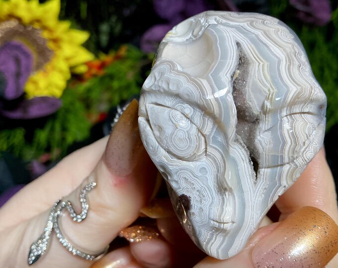Agate Crystal Mini Skull ~ 5 oz. ~ 2" Long ~ Swirling White & Blue Lace Colors ~ Expertly Hand-Carved Display Sculpture ~ Fast Shipping