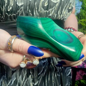 Malachite Crystal Jewelry Bowl ~ 15 oz ~ 4 1/2&quot; Long ~ Beautiful Vintage Green Colorful Swirling Bulls Eye Patterns ~ Fast Shipping, USA