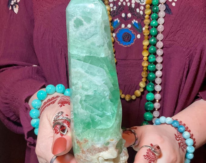 Green Fluorite Crystal Skull ~ 1 Lb. 2 oz. Generator ~ 7" Tall ~ Heart Chakra Altar Display, Healing Home Decor