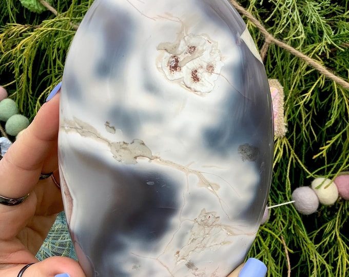 Orca Agate Freeform Crystal ~ Large 2 Lb. 10 oz. ~ 6 1/2 " Long ~ Stunning Blue-Black Grey & White Colors ~ Fast and Free Shipping