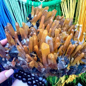 Limonit & svart barytkvartskristallkluster ~ Stor 4,7 kg ~ 23 cm lång ~ Orange punkter ~ Sakral chakra Reiki altaredisplay ~ Fantastisk bild 9