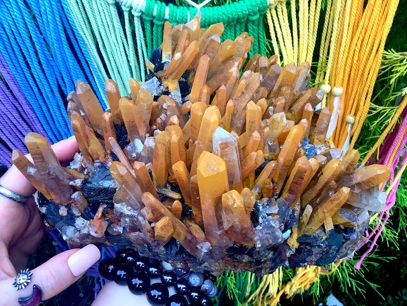 Limonit & svart barytkvartskristallkluster ~ Stor 4,7 kg ~ 23 cm lång ~ Orange punkter ~ Sakral chakra Reiki altaredisplay ~ Fantastisk bild 9
