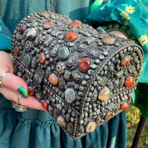 Agate Jewelry Box Inlaid With 200 Semi Precious Stones ~ 13