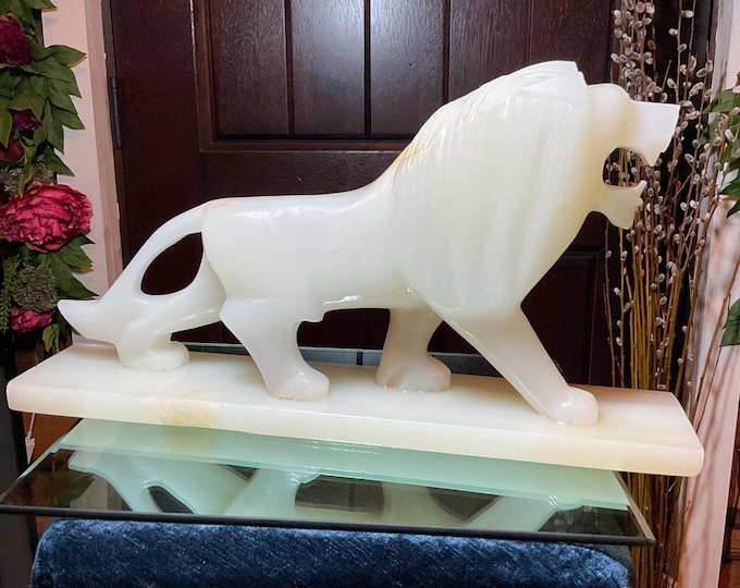 Vintage White Onyx African Lion Big 13 Lb. ~ 16" Long ~ Hand Carved Museum Quality ~ Swirling White Colors