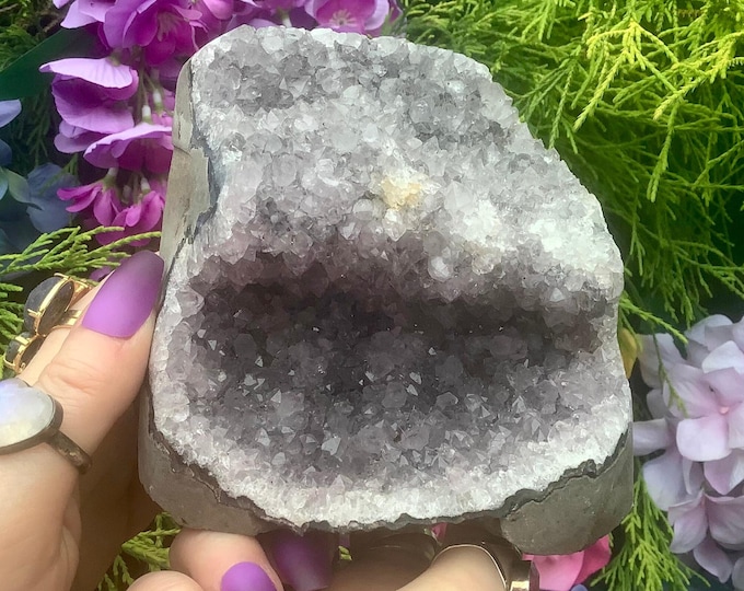 Amethyst Crystal Cluster ~ Large 2 lb. 10 oz. ~ 4" Tall ~ Sparkling Purple Points ~ Crown Chakra Reiki Altar Display ~ Metaphysical Decor ~