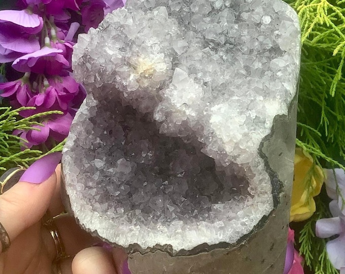 Amethyst Crystal Cluster ~ Large 2 lb. 10 oz. ~ 4" Tall ~ Sparkling Purple Points ~ Crown Chakra Reiki Altar Display ~ Metaphysical Decor ~