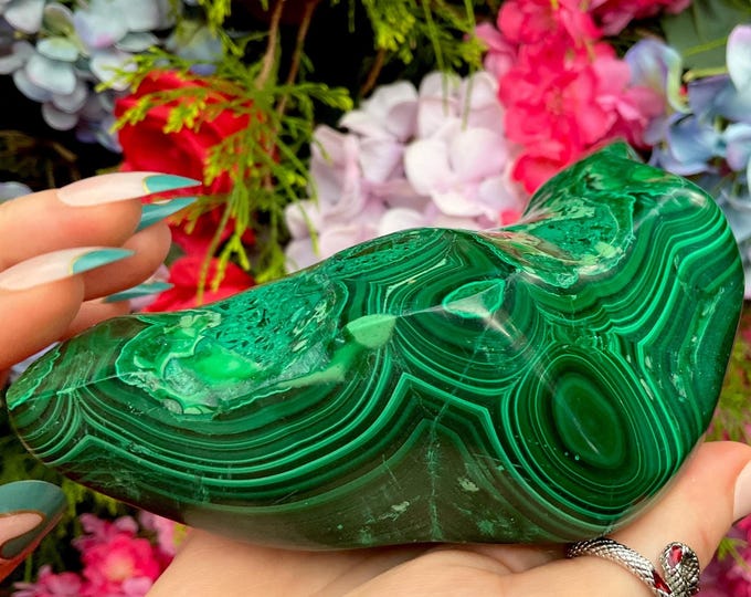 Malachite Crystal Bowl ~ 1 Lb. 14 oz. ~ 6" Long ~ Vintage Hand Carved Jewelry Dish ~ Beautiful Green Colorful Swirling Bulls Eye Patterns
