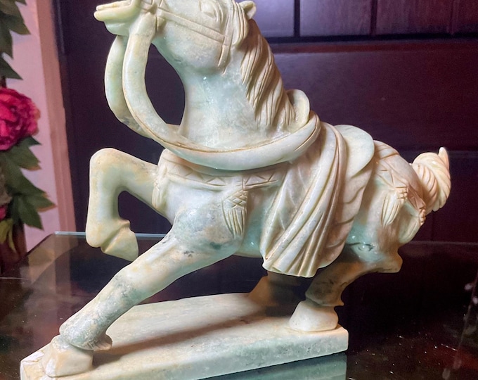 Serpentine Horse ~ 2 Lb. 10 oz. ~ 8" Long ~ ~ Vintage Hand Carved Amazing Detail ~ Stunning Display Specimen ~ Gorgeous Green Animal Totem