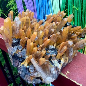 Limonit & svart barytkvartskristallkluster ~ Stor 4,7 kg ~ 23 cm lång ~ Orange punkter ~ Sakral chakra Reiki altaredisplay ~ Fantastisk bild 2