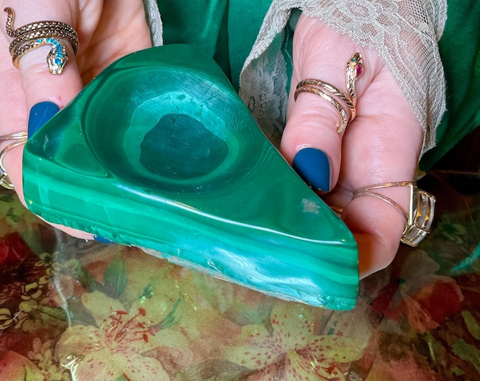 Malachite Crystal Bowl ~ 14 oz. ~ 4" Long ~ Vintage Charging Dish ~ Green Mineral Specimen ~ Swirling Bulls Eye Patterns