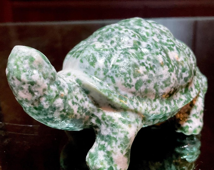 Moss Agate Turtle Crystal Carving ~ 5 oz. ~ 2 1/2" Long ~ Vintage Hand Carved Totem Spirit Animal ~ Green & White