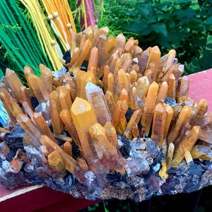 Limonit & svart barytkvartskristallkluster ~ Stor 4,7 kg ~ 23 cm lång ~ Orange punkter ~ Sakral chakra Reiki altaredisplay ~ Fantastisk bild 6