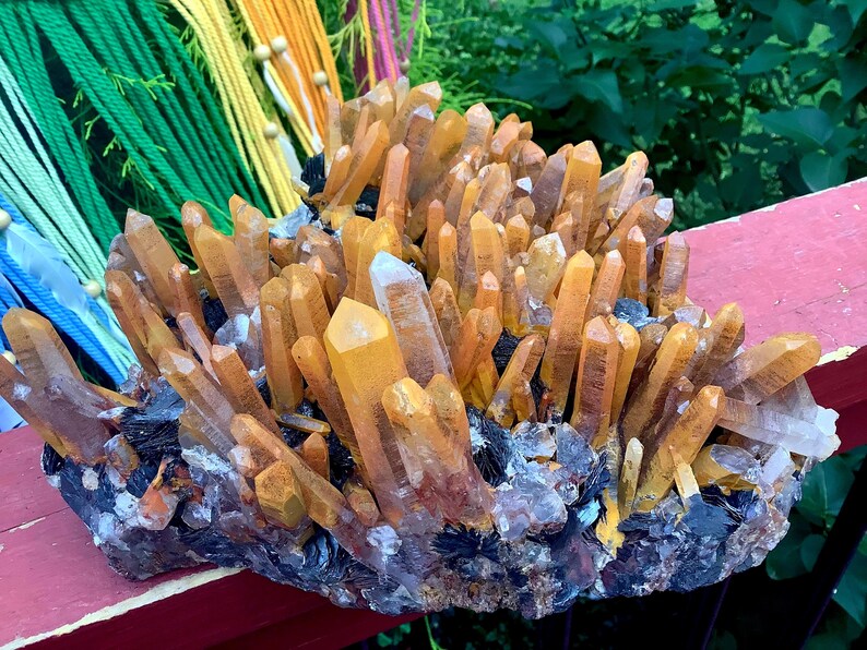 Limonit & svart barytkvartskristallkluster ~ Stor 4,7 kg ~ 23 cm lång ~ Orange punkter ~ Sakral chakra Reiki altaredisplay ~ Fantastisk bild 6