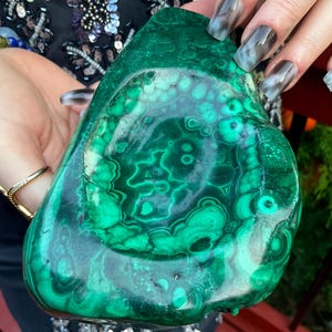 Malachite Crystal Bowl ~ 1 Lb. 4 oz. - 5&quot; Long ~ Beautiful Vintage Green Mineral Specimen ~ Swirling Bulls Eye Patterns ~ Fast Shipping, USA