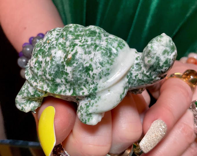 Moss Agate Turtle Crystal Carving ~ 5 oz. ~ 2 1/2" Long ~ Vintage Hand Carved Totem Spirit Animal ~ Green & White