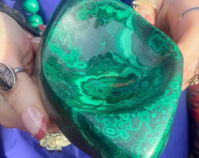 Malachite Crystal Bowl ~ 1 Lb. 2 oz. - 5" Long ~ Beautiful Vintage Hand Carved Display ~ Metaphysical Home Decor, Altar, Reiki, Feng Shui